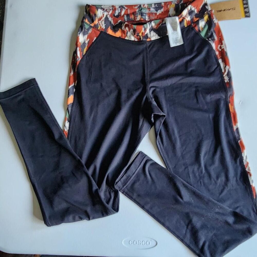 NWT Dakine Women's multi Leggings